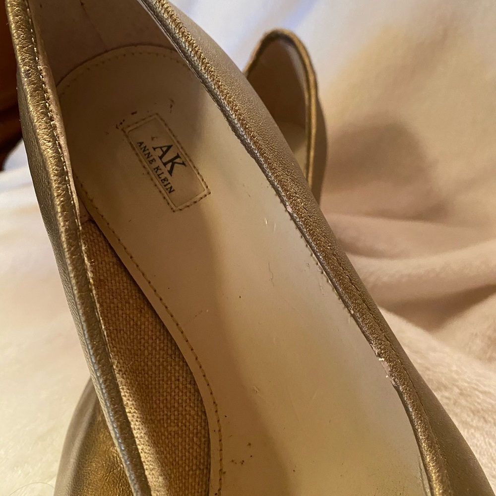 Shoes - Picture 2 of 3